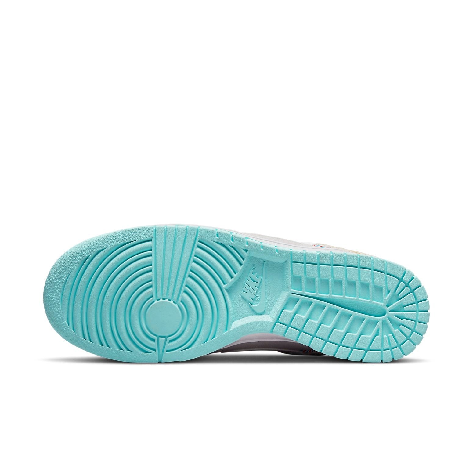 Nike Dunk Low SE Barber Shop Grey