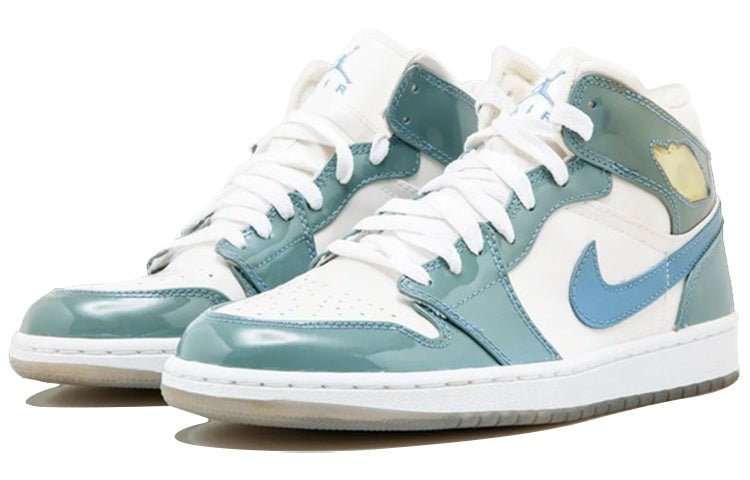Air Jordan 1 Retro UNC Patent