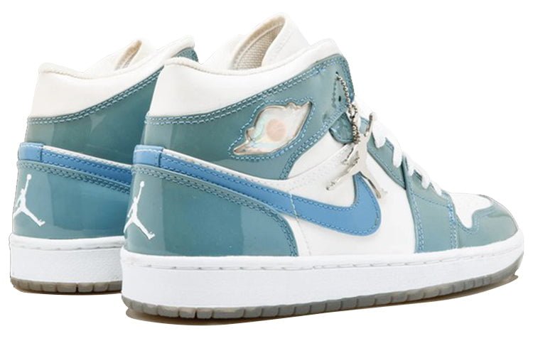 Air Jordan 1 Retro UNC Patent