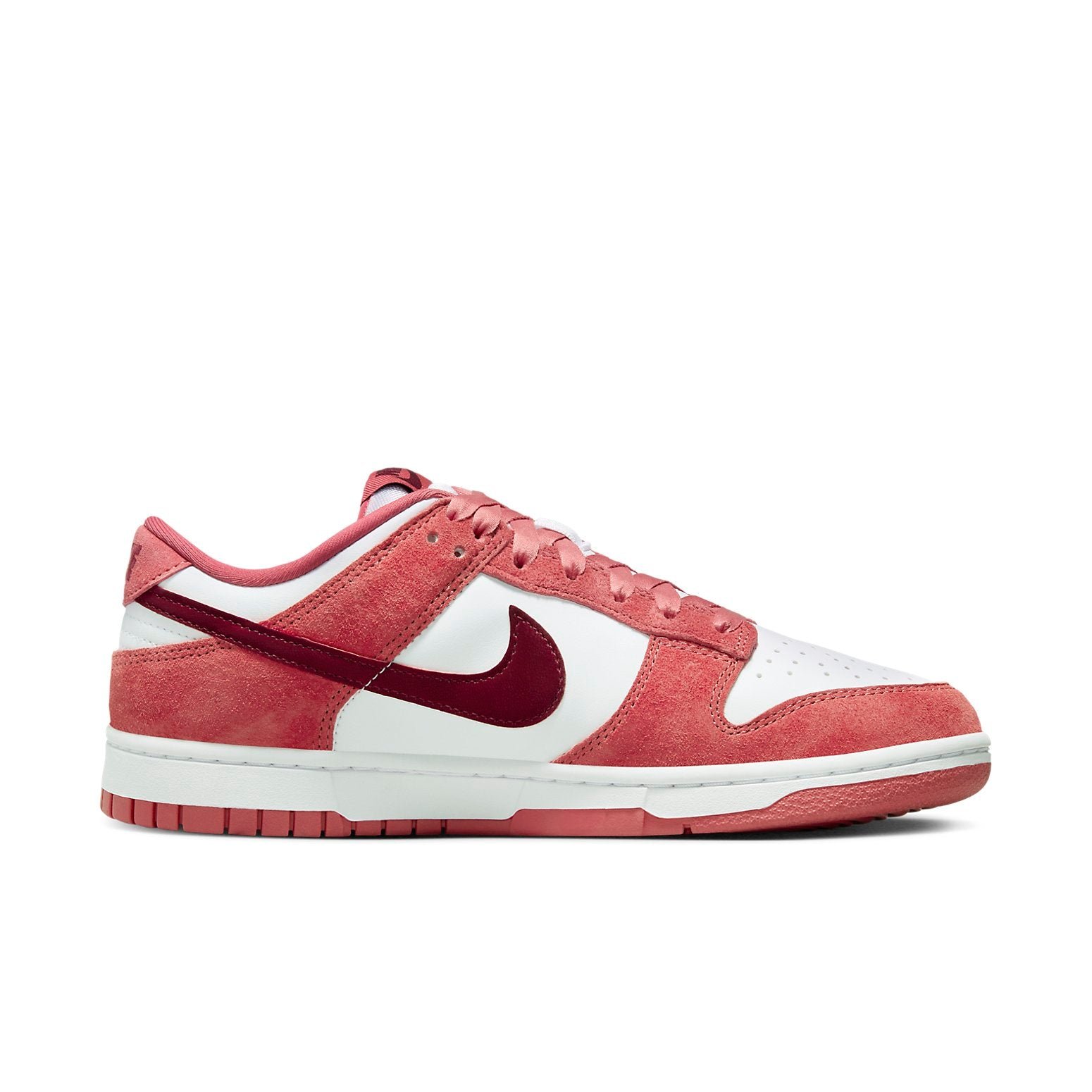 Nike Dunk Low Valentines Day