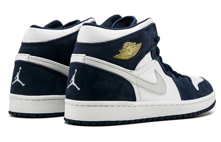 Air Jordan 1 Retro + Midnight Navy