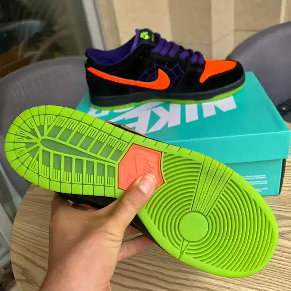 Nike SB Dunk Low Night of Mischief