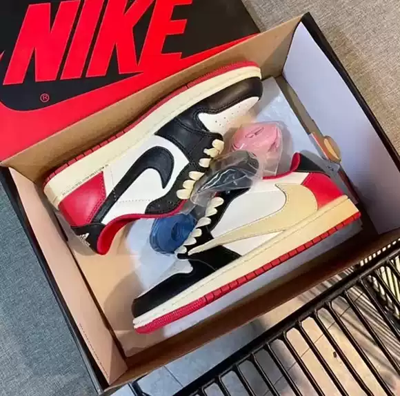 Air Jordan 1 Low x Travis Scott “Black Red”(Customized)