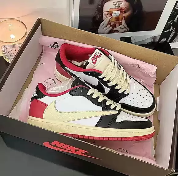 Air Jordan 1 Low x Travis Scott “Black Red”(Customized)