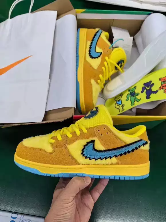 Nike x Grateful Dead SB Dunk Low Yellow Bear