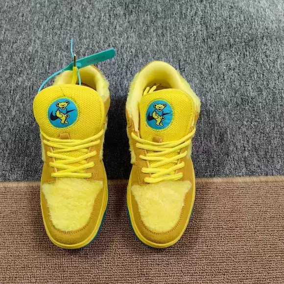 Nike x Grateful Dead SB Dunk Low Yellow Bear