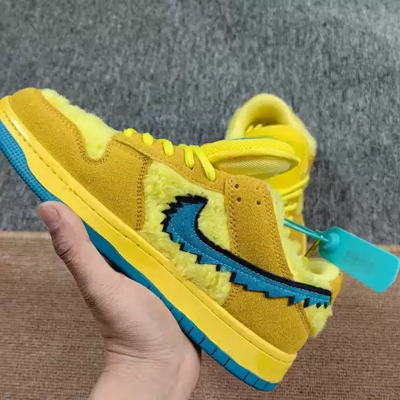 Nike x Grateful Dead SB Dunk Low Yellow Bear