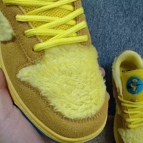 Nike x Grateful Dead SB Dunk Low Yellow Bear