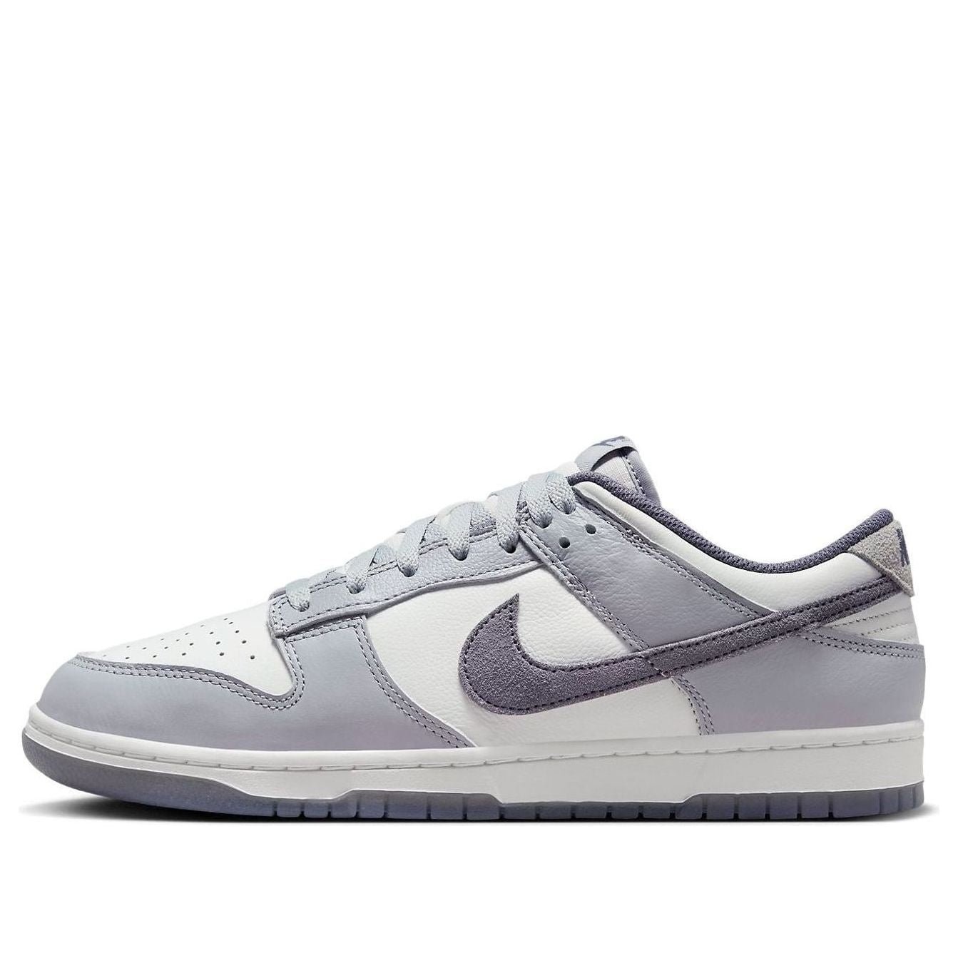 Nike Dunk Low SE Light Carbon