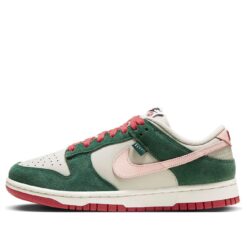 Nike Dunk Low SE All Petals United