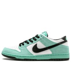 Nike SB Dunk Low Sea Crystal