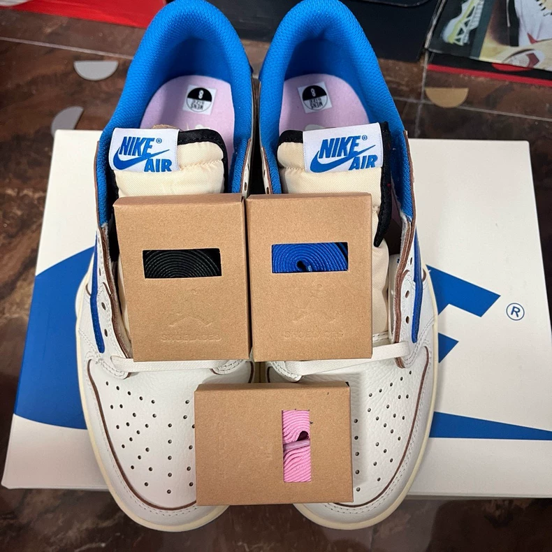Fragment Design XTravis Scott X Air Jordan 1 Retro Low 2.0