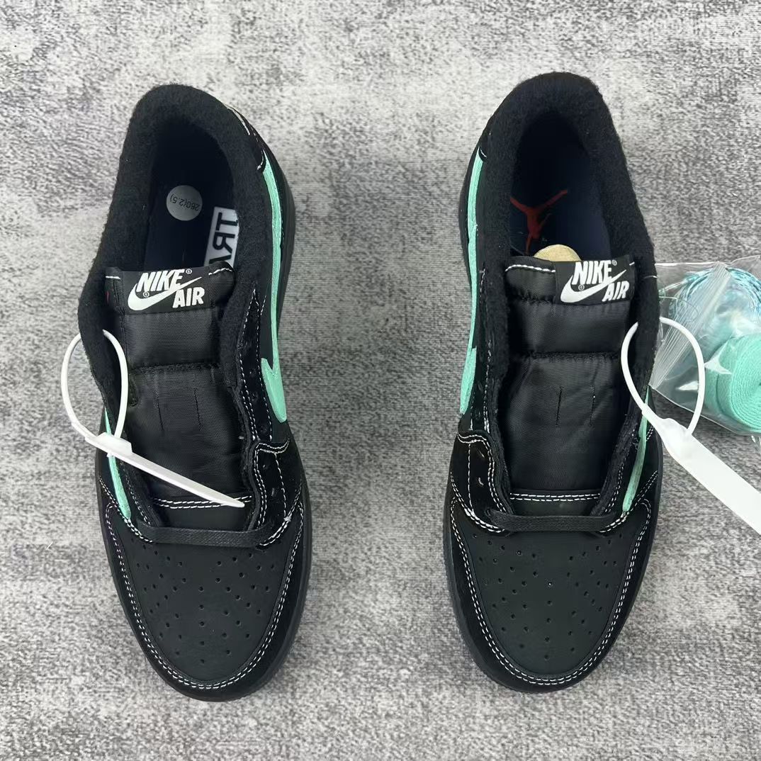 Air Jordan 1 Low x Travis Scott x Tiffany & Co.