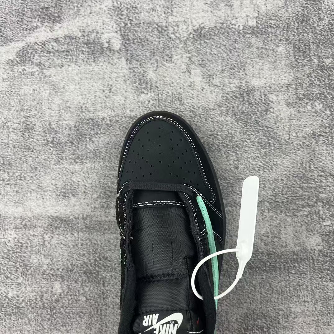 Air Jordan 1 Low x Travis Scott x Tiffany & Co.