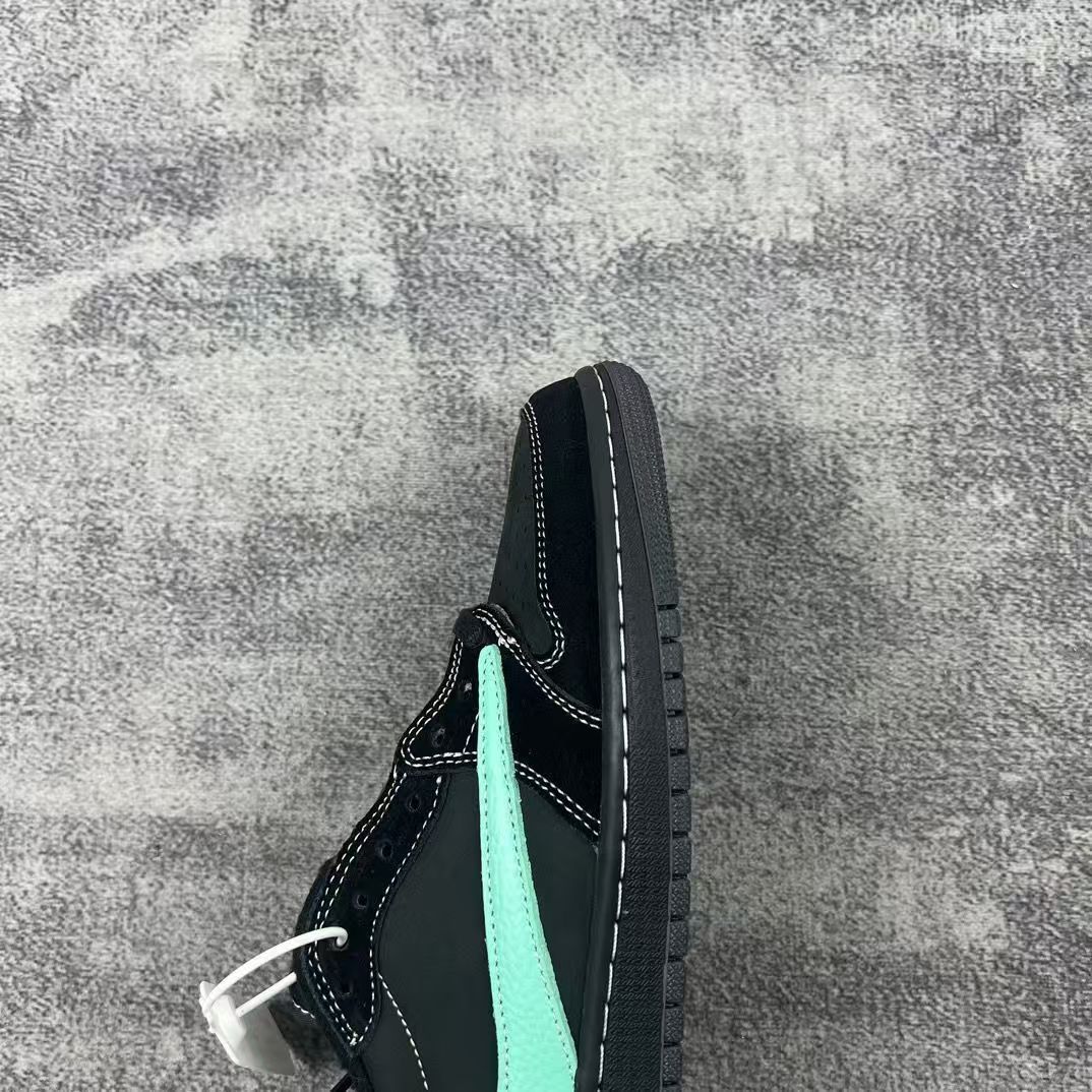Air Jordan 1 Low x Travis Scott x Tiffany & Co.