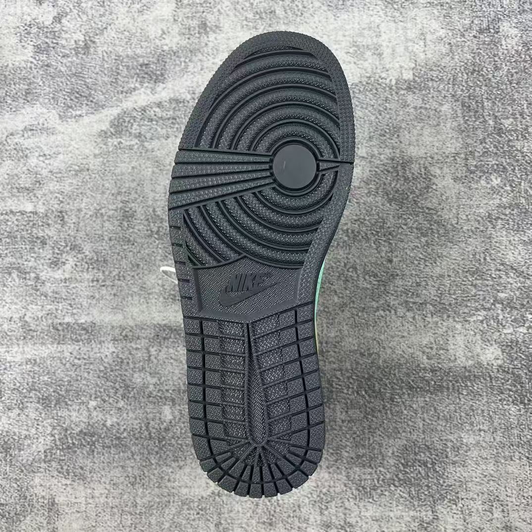 Air Jordan 1 Low x Travis Scott x Tiffany & Co.